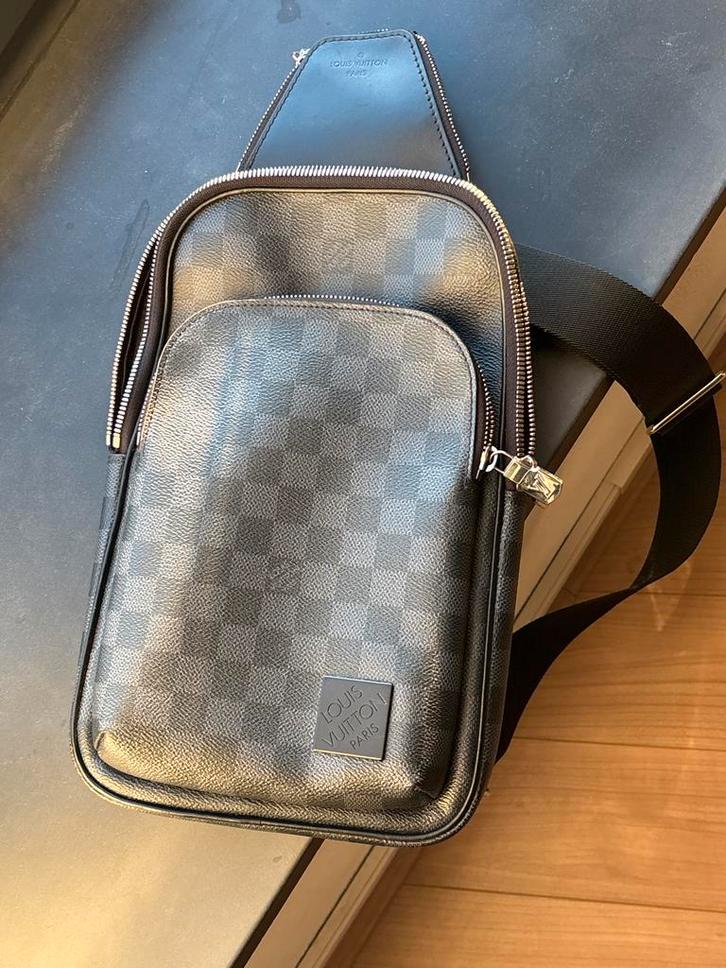 Louis Vuitton Avenue Sling Bag - Topstaat!, Sieraden, Tassen en Uiterlijk, Tassen | Rugtassen, Zo goed als nieuw, Overige merken