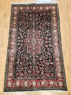 Vintage handgeknoopt perzisch tapijt ghom zijde 150x96, Info@SlatsAntiek.nl, 100 tot 150 cm, Perzisch, Rechthoekig