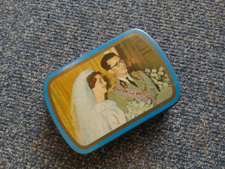 Vintage Blikken Doos Koning Boudewijn en Fabiola, Antiek en Kunst, Antiek | Tin, Ophalen of Verzenden