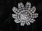 Grote broche bloem met rijnsteentjes / strass., Sieraden, Tassen en Uiterlijk, Broches, Overige materialen, 4 tot 7 cm, Overige kleuren