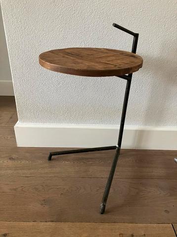 Landelijke Bijzettafel Hout & IJzer beschikbaar voor biedingen