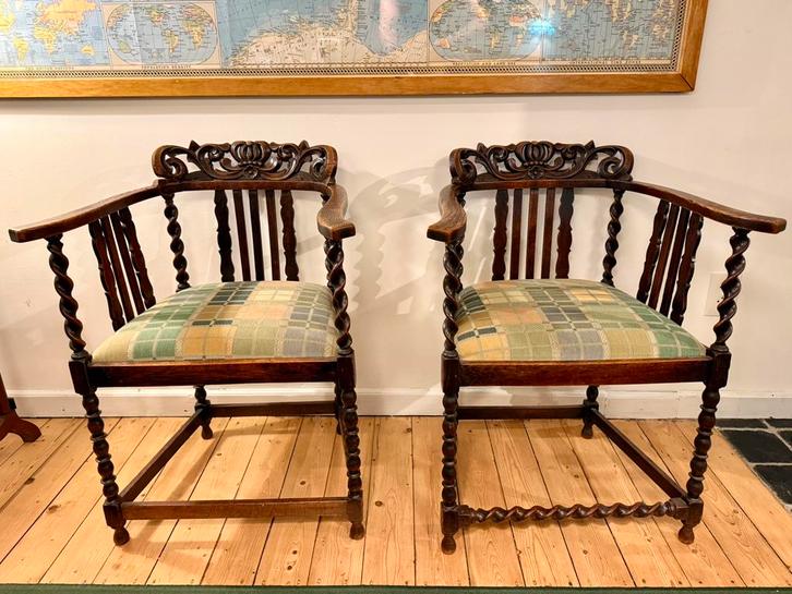 2 sierlijke stoelen met armleuning, Antiek en Kunst, Antiek | Meubels | Stoelen en Banken, Ophalen