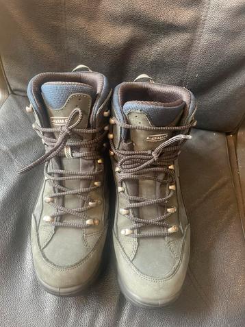 Lowa wandelschoenen Renegade gtx mid maat 43,5  beschikbaar voor biedingen