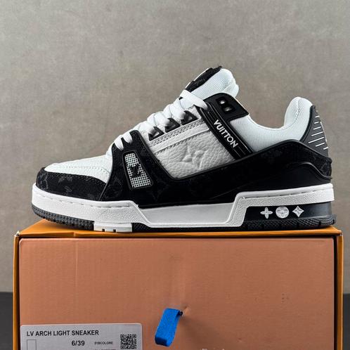 LV Trainers, Kleding | Heren, Schoenen, Nieuw, Sneakers of Gympen, Zwart, Verzenden