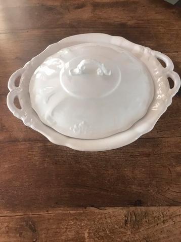 Petrus Regout schaal met deksel 33cm doorsnee beschikbaar voor biedingen