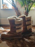 Uggs laarzen waterdicht leer met schapenvacht dames maat 39, Ophalen of Verzenden, Zo goed als nieuw, Bruin, Hoge laarzen