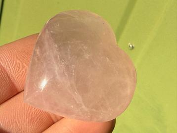 Rozenkwarts hart mineralen R3 beschikbaar voor biedingen
