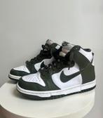 nike dunk high cargo khaki sneakers, Kleding | Dames, Schoenen, Nike, Ophalen of Verzenden, Groen, Sneakers of Gympen