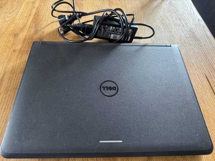 Dell touchscreen laptop 13 inch. I3, 8GB ram, 120 SSD, Computers en Software, Laptop-opladers, Zo goed als nieuw, Ophalen of Verzenden