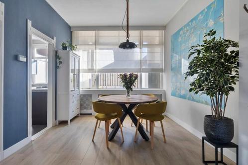 Vier Eetkamerstoelen Boras (Leenbakker) - Currygeel, Huis en Inrichting, Stoelen, Zo goed als nieuw, Vier, Hout, Stof, Overige kleuren