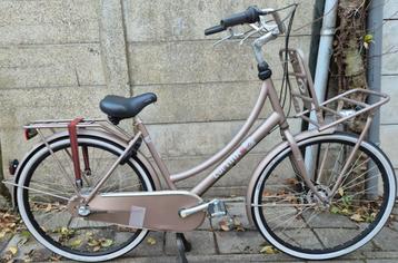 te koop cortina damesfiets in nette staat beschikbaar voor biedingen