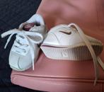 Nike baby maat 17 - wit/paars, Meisje, Ophalen of Verzenden, Nike, Gebruikt