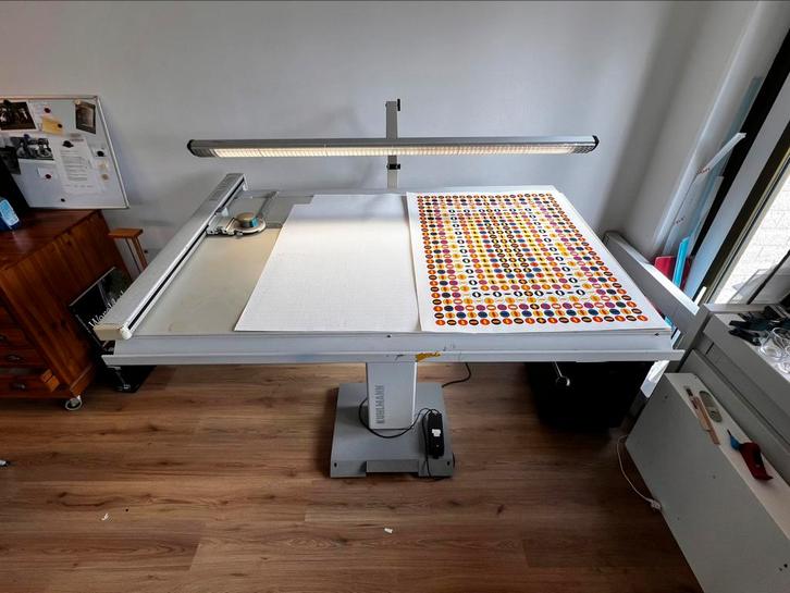 KUHLMANN Profesionele tekentafel met Waldmann lichtzu, Doe-het-zelf en Verbouw, Tekentafels, Gebruikt, 170 cm of meer, Verlichting