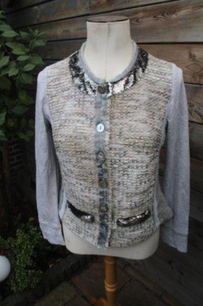 Vest grijs/ beige Just White mt 40 Winter Vaste prijs AANBIE, Kleding | Dames, Truien en Vesten, Zo goed als nieuw, Maat 38/40 (M)