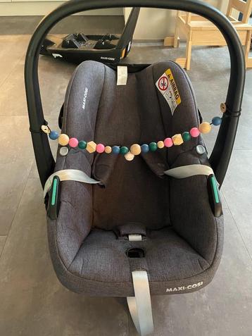 Maxi-Cosi Autostoel + FamilyFix 3 Base beschikbaar voor biedingen