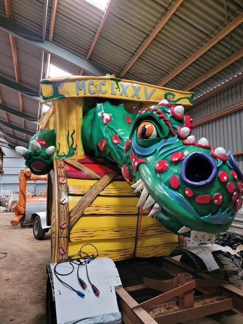 Dino carnavalswagen, Hobby en Vrije tijd, Overige Hobby en Vrije tijd, Ophalen
