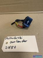 MITSUBISHI OUTLANDER USB Stekker klep 2015+, Auto-onderdelen, Mitsubishi, Gebruikt, Ophalen of Verzenden