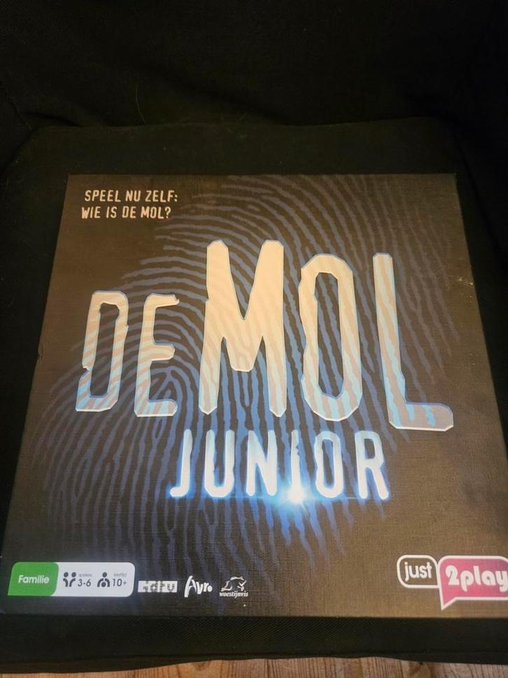 Wie is de Mol Junior - Nieuw in doos!, Hobby en Vrije tijd, Gezelschapsspellen | Bordspellen, Nieuw, Drie of vier spelers, Vijf spelers of meer