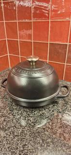 Le Creuset cocotte pain 24cm zeer goede staat, Huis en Inrichting, Keuken | Potten en Pannen, Gietijzer, Ophalen of Verzenden