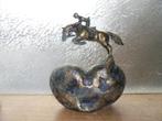 paarden urn 26 cm hoog   250 gr. inhoud, Nieuw, Paarden urn, Ophalen of Verzenden, Springen