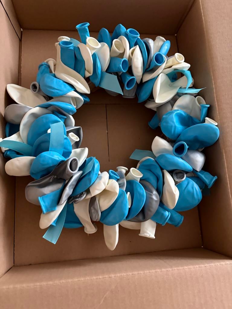 Blauw Witte Ballonnen Krans - Geboorte Versiering, Hobby en Vrije tijd, Feestartikelen, Nieuw, Versiering, Geboorte of Huwelijk
