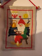 Vintage wandkleed – Zweedse nisse bij de houtkachel, Diversen, Kerst, Ophalen of Verzenden, Zo goed als nieuw