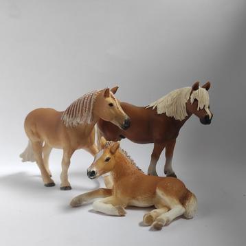 Schleich Haflingers (met en zonder vaantje) beschikbaar voor biedingen
