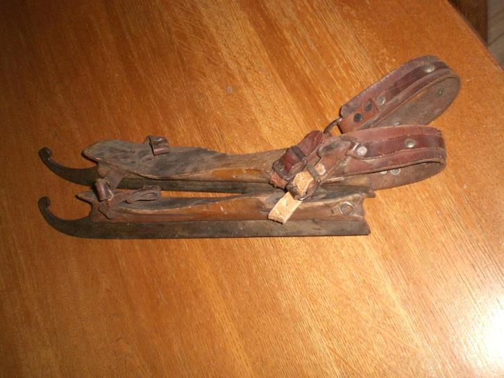 antieke G.Ruiter G.S.Ruiter bolsward schaatsen met krul, Verzamelen, Sportartikelen en Voetbal, Gebruikt, Vaantje of Sjaal, Buitenlandse clubs