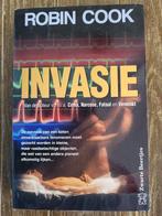 Invasie - Robin Cook, Ophalen of Verzenden, Zo goed als nieuw, Robin Cook