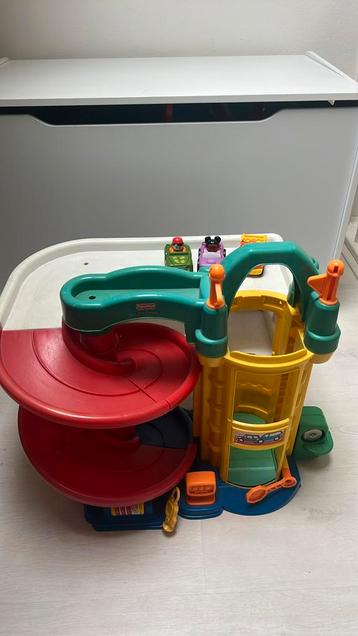 Fisher price garage beschikbaar voor biedingen
