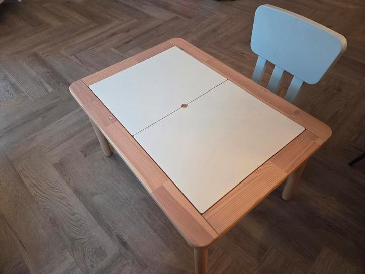 Flisat kindertafel - Goede staat!, Kinderen en Baby's, Kinderkamer | Tafels en Stoelen, Tafel(s) en Stoel(en), Ophalen