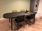 Elegante zwarte IKEA tafel  (kan op kantoor gebruik worden), Huis en Inrichting, Tafels | Eettafels, Ophalen, Gebruikt, 100 tot 150 cm