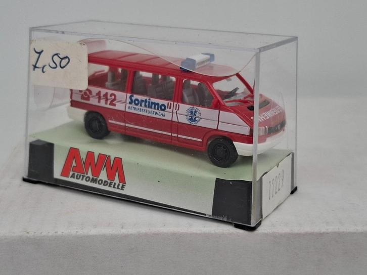 VW T4 brandweer Sortimo - AWM 1/87, Hobby en Vrije tijd, Modelauto's | 1:87, Zo goed als nieuw, Auto, AWM, Verzenden