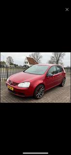 Volkswagen Golf 1.6 16V FSI 85KW 5D Aut6 2005 Rood, Auto's, 4 cilinders, Origineel Nederlands, 1200 kg, 115 pk