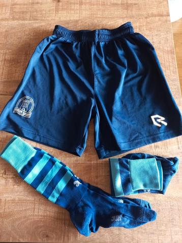 Forum Sport voetbal broekje en 2 paar sokken beschikbaar voor biedingen