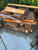 Pallet met stukken schaaldelen eiken en beuken voor 50 euro, Tuin en Terras, Palen, Balken en Planken, Ophalen, Zo goed als nieuw