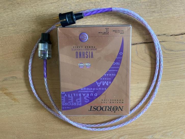Nordost Vishnu Powercord 2 meter, Audio, Tv en Foto, Audiokabels en Televisiekabels, Zo goed als nieuw, Overige kabels, Minder dan 2 meter