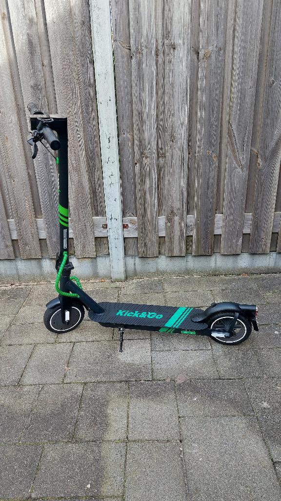 elektrische step Kick & GO 100% legaal, Fietsen en Brommers, Steps, Zo goed als nieuw, Elektrische step (E-scooter), Ophalen of Verzenden