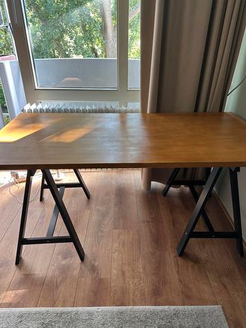 Bureau/tafelblad massief hout + losse schragen (2x)
