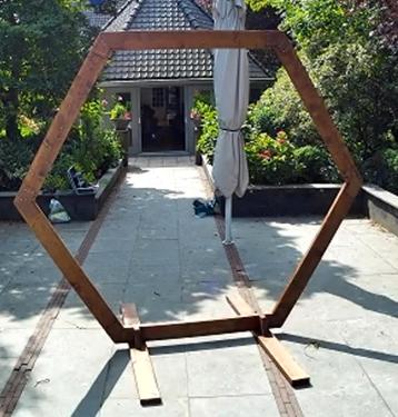 Stevige Hexagon Backdrop 2,50m hoog beschikbaar voor biedingen