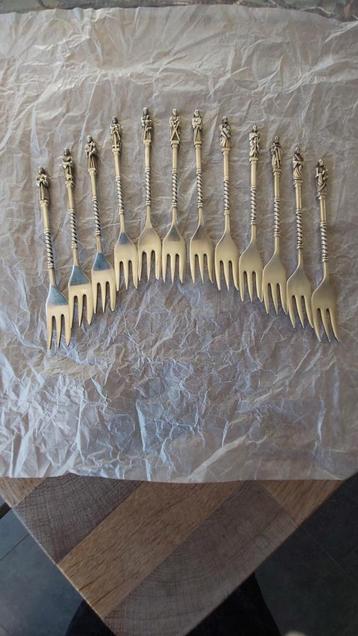 COMPLETE SET VAN 12 APOSTEL VORKJES beschikbaar voor biedingen