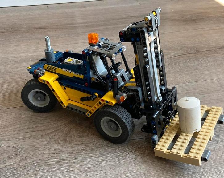 Lego technic 42079 heavy duty forklift, Kinderen en Baby's, Speelgoed | Duplo en Lego, Gebruikt, Lego, Complete set, Ophalen of Verzenden