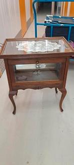 Servies kastje, Ophalen