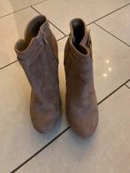 Enkellaarsjes Suède Look - Maat 38, Ophalen of Verzenden, Gedragen, Beige, Lage of Enkellaarzen
