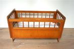 Vintage houten poppenbed, Gebruikt, Ophalen of Verzenden, Nvt, Babypop