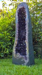 Prachtige hoge donkerpaarse Geode, Ophalen, Mineraal