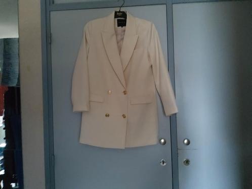 Zgan roomwitte oversized blazer maat 38 Nikkie., Kleding | Dames, Jasjes, Kostuums en Pakken, Zo goed als nieuw, Maat 38/40 (M)