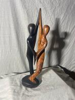 Abstract Houten Sculptuur - Figuren Omhelzing, Antiek en Kunst, Ophalen of Verzenden