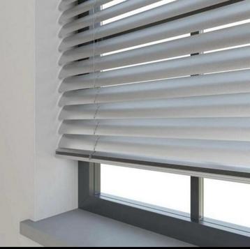 Jaloezieen 50 mm breed licht grijs beschikbaar voor biedingen