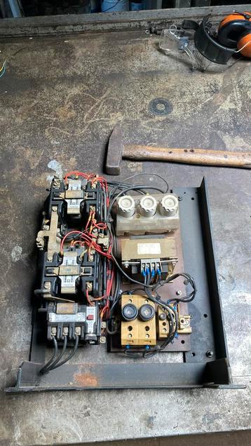 CAZENEUVE draaibank elektronica beschikbaar voor biedingen